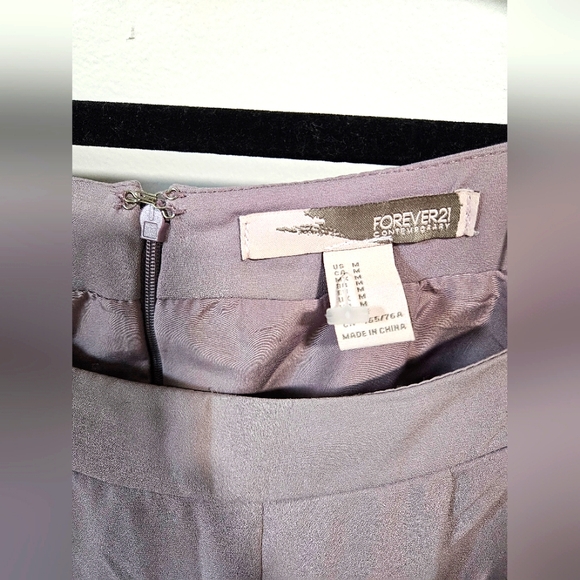 Mid length skirt - Picture 2 of 3